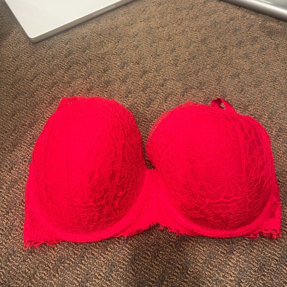 Red Bra - Picture 9 of 9